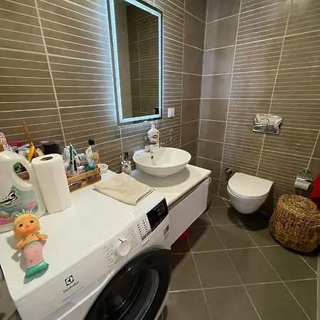 דירה 2-bedroom Duplex Flat In Akbati Area *